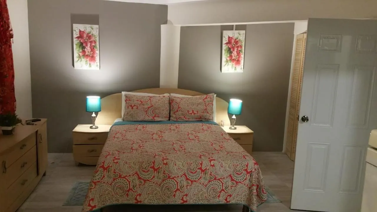 Aparthotel Seacastles By The Beach/Pool Montego Bay