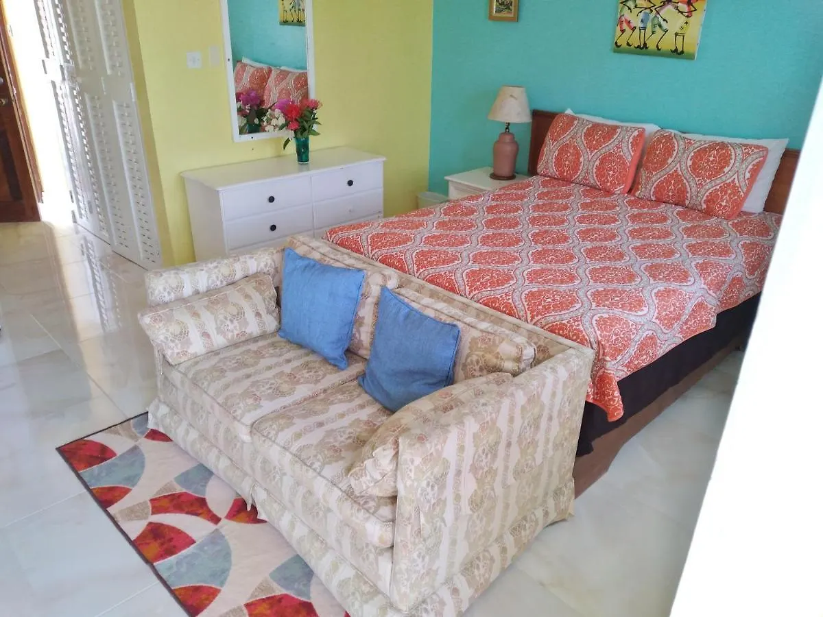 Seacastles By The Beach/Pool Montego Bay Aparthotel