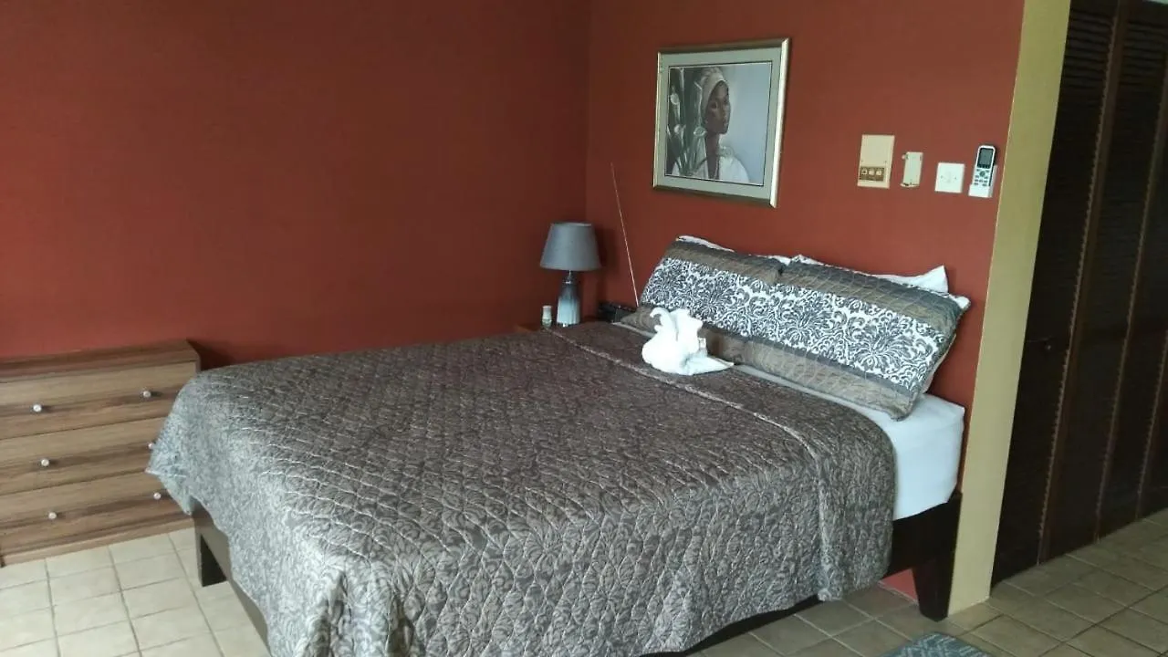 Aparthotel Seacastles By The Beach/Pool Montego Bay Jamaica