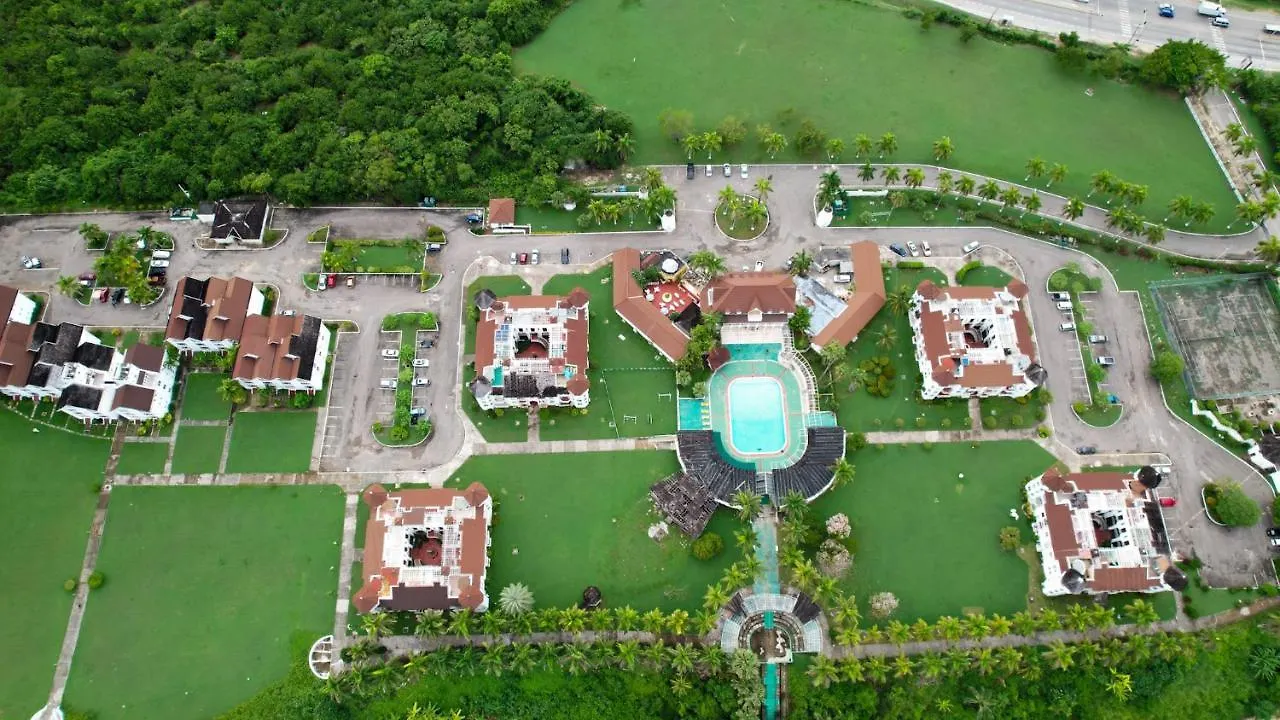 Seacastles By The Beach/Pool Montego Bay Aparthotel