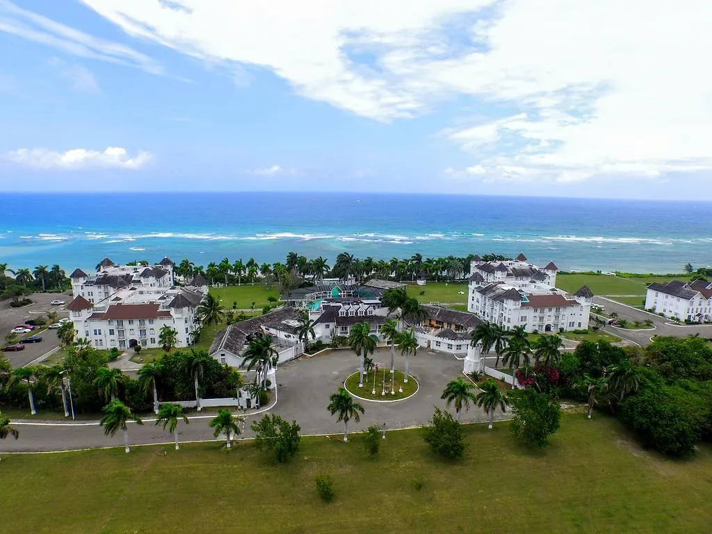 Seacastles By The Beach/Pool Montego Bay Aparthotel