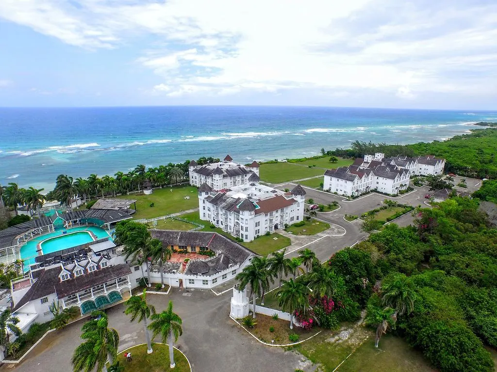 Seacastles By The Beach/Pool Montego Bay