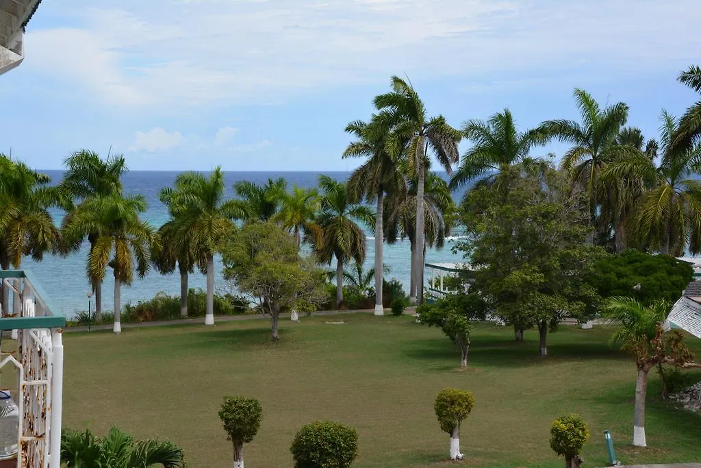 Seacastles By The Beach/Pool Montego Bay Aparthotel