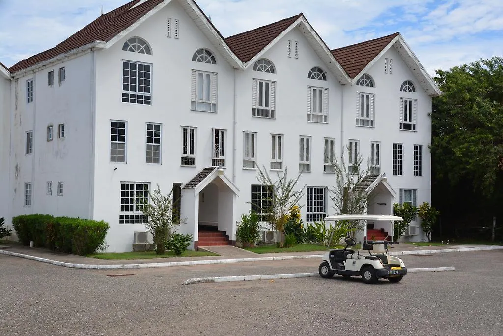 Aparthotel Seacastles By The Beach/Pool Montego Bay
