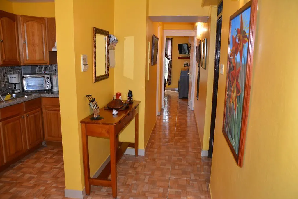 Aparthotel Seacastles By The Beach/Pool Montego Bay