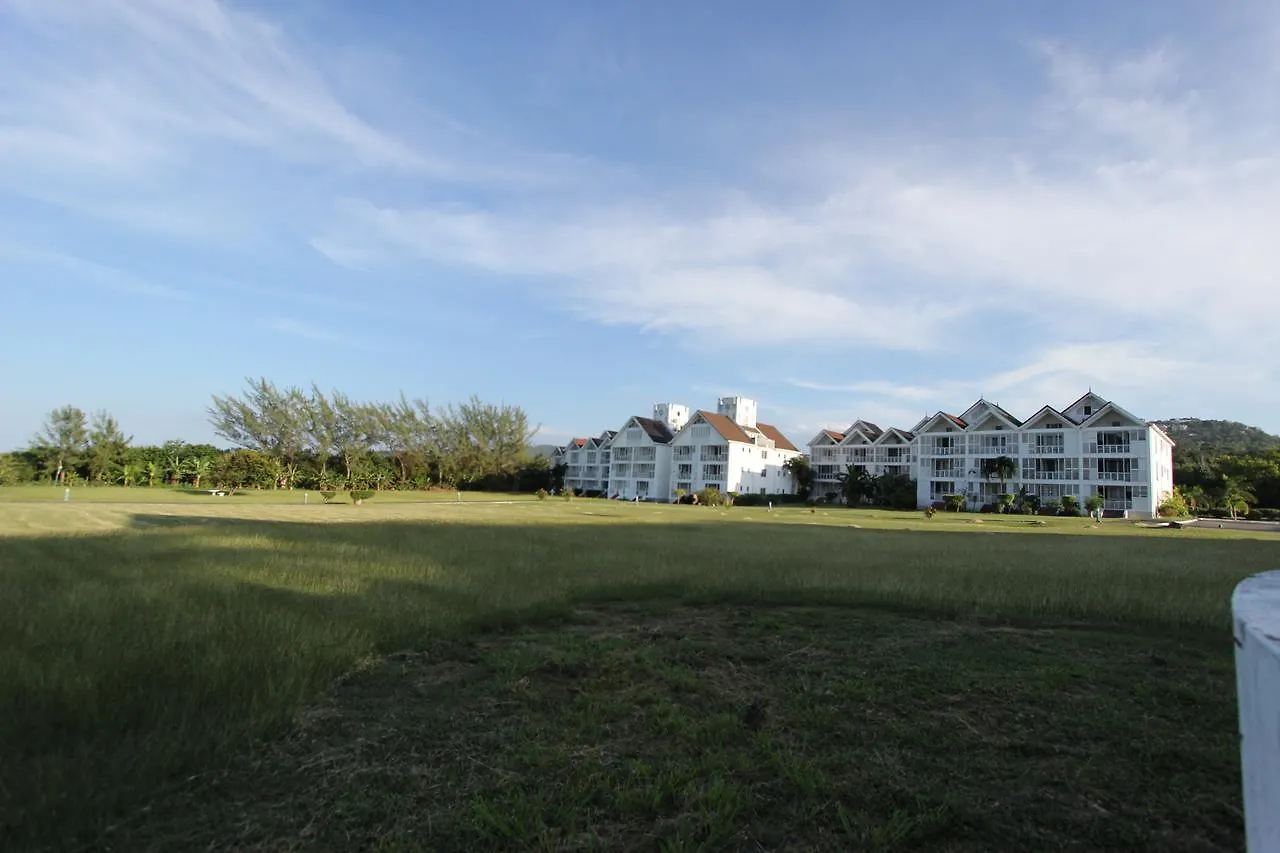 Seacastles By The Beach/Pool Montego Bay