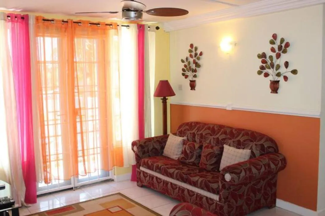 Seacastles By The Beach/Pool Montego Bay Aparthotel