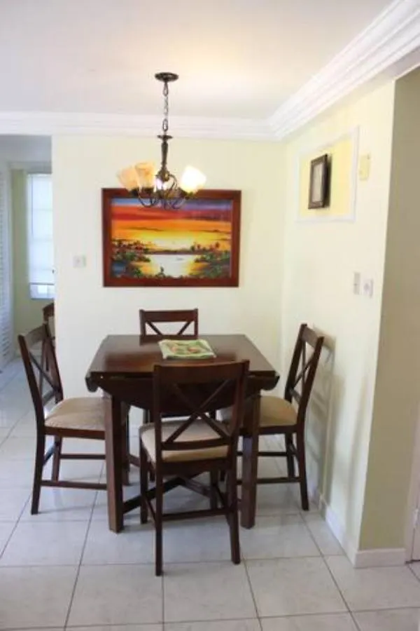 Seacastles By The Beach/Pool Montego Bay Aparthotel